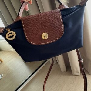 Style Longchamp Navy and Brown Crossbody Bag